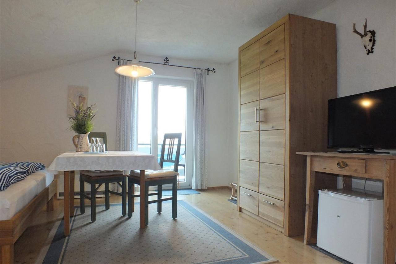 Haus Chiemseeblick Otel Grabenstätt Dış mekan fotoğraf