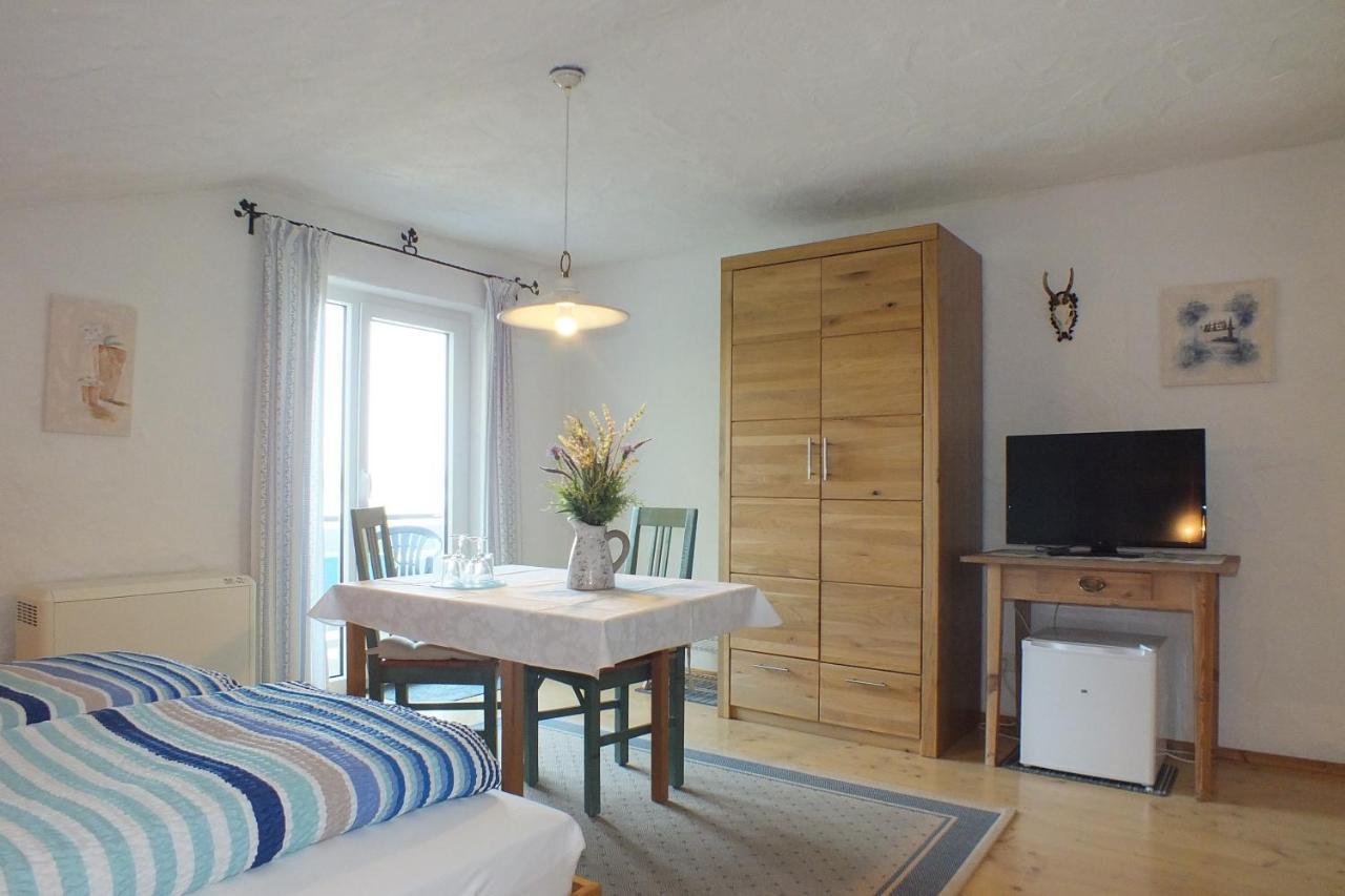 Haus Chiemseeblick Otel Grabenstätt Dış mekan fotoğraf